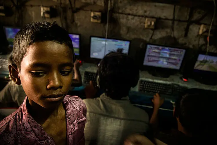 2014-12-gaming-in-dhaka-6