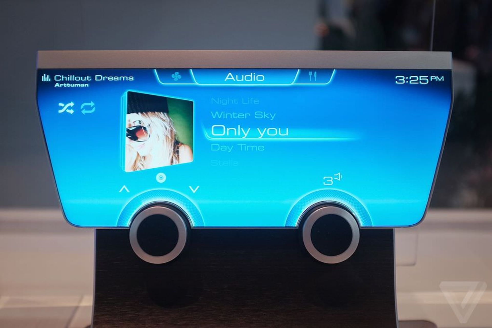 2015-01-sharp-free-form-display-5