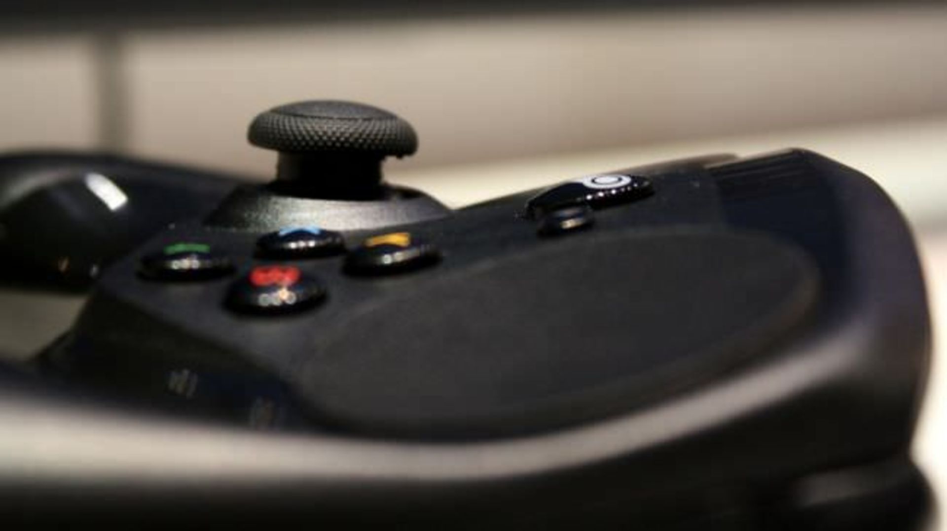 2015-03-steam-controller-2-650-80