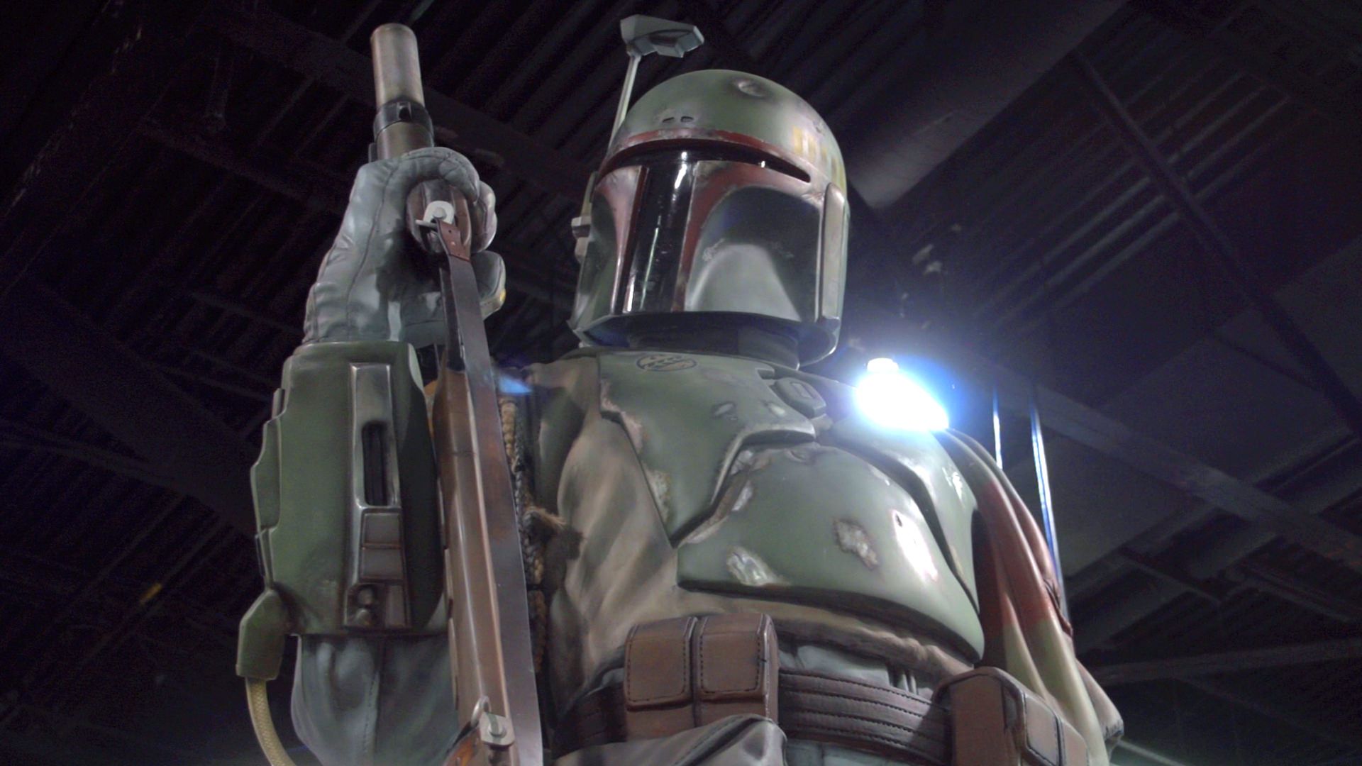 2015-04-2849791-boba_statue