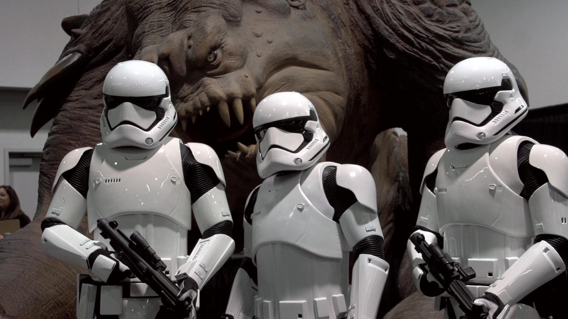 2015-04-2849849-rancor_stormtroopers