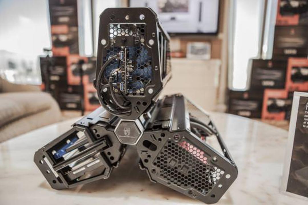 CyberPower-Fang-Trinity-gaming-PC-1