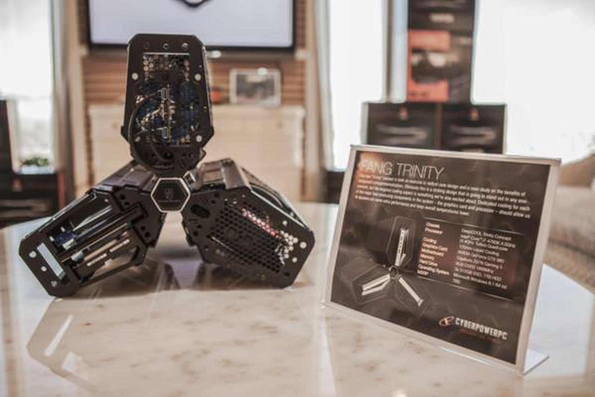 CyberPower-Fang-Trinity-gaming-PC-2