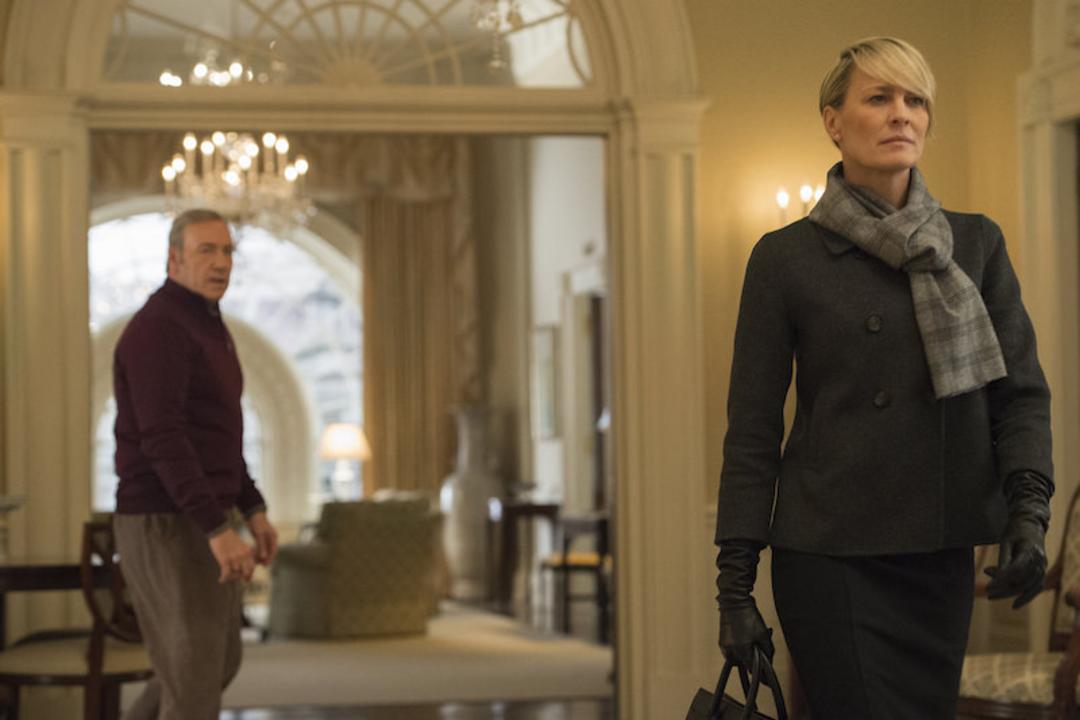 2015-05-house-of-cards-season-3-episode-13-robin-wright