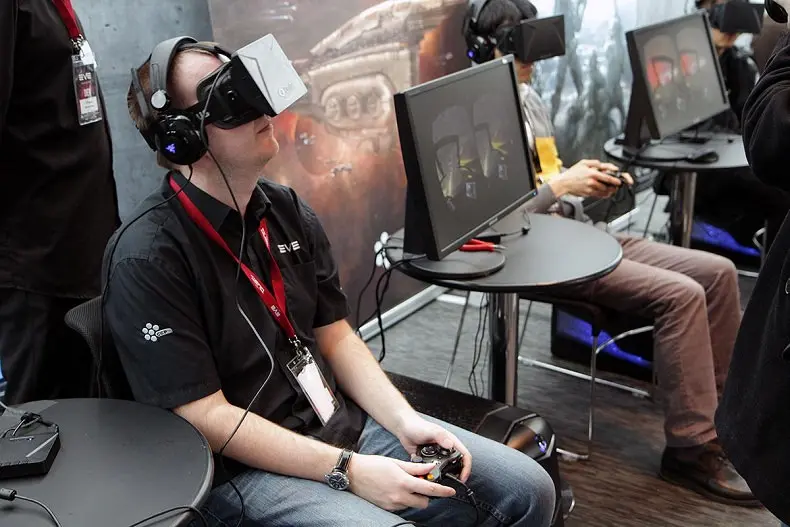 2015-05-oculus-rift1