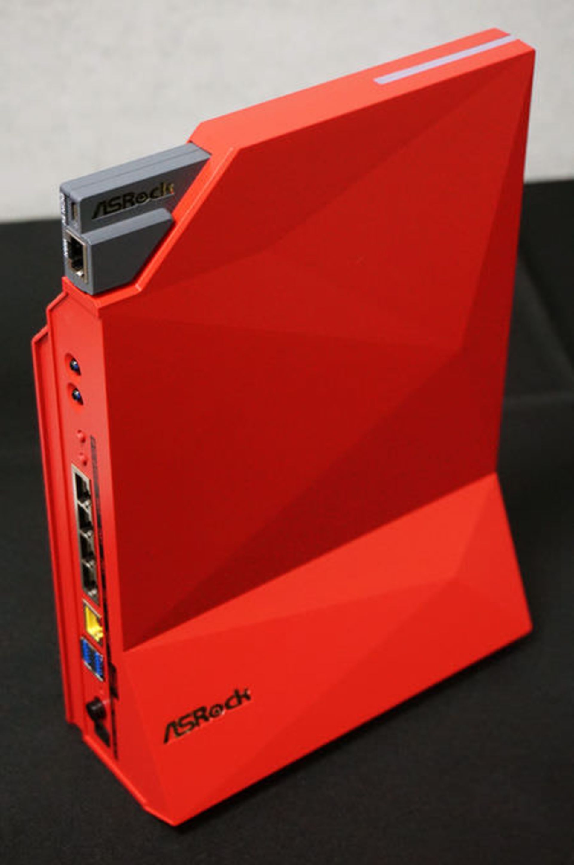 2015-06-asrockrouter1_w_450