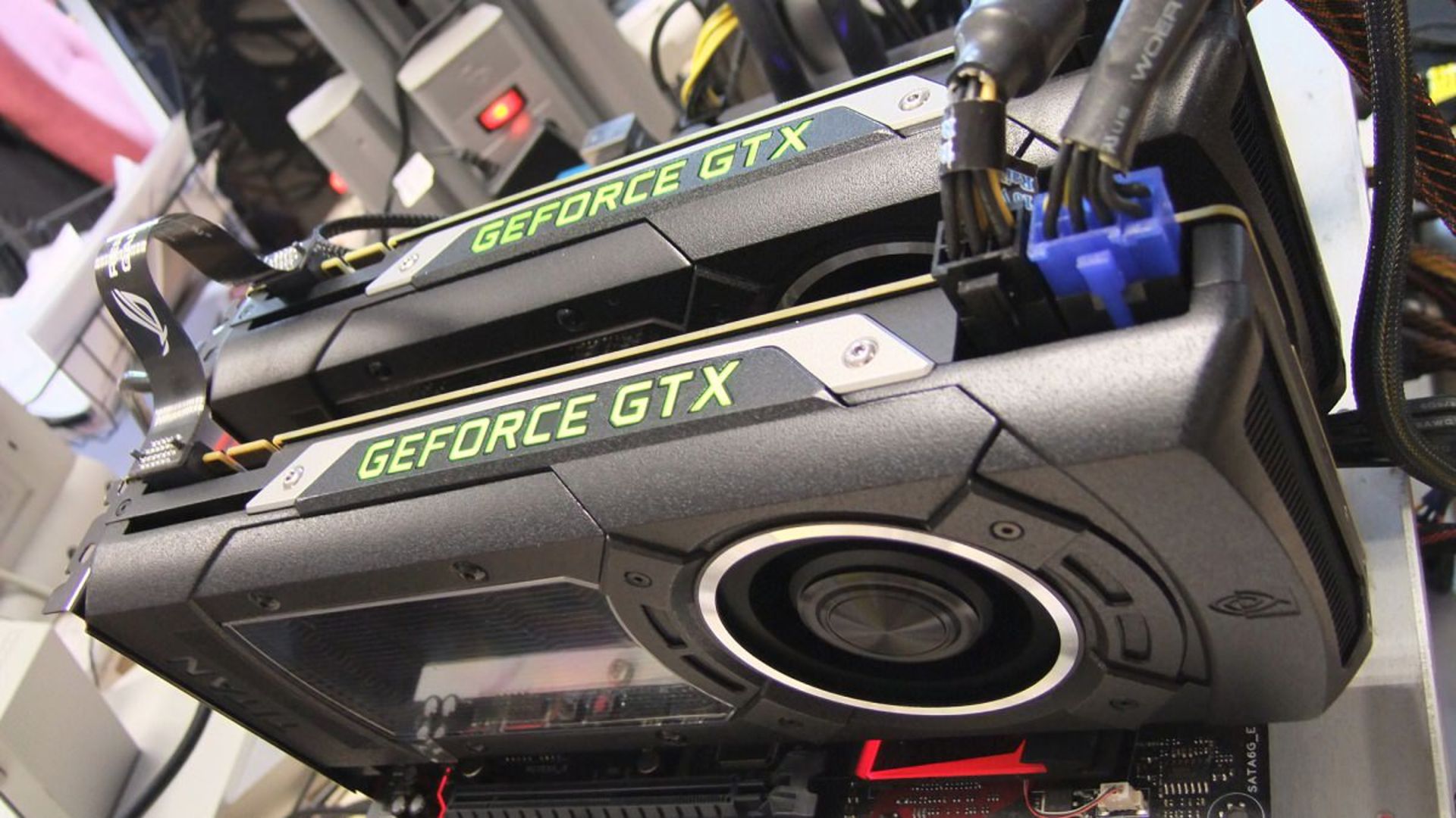 2015-07-amd-vs-nvidia-driver-update-1200