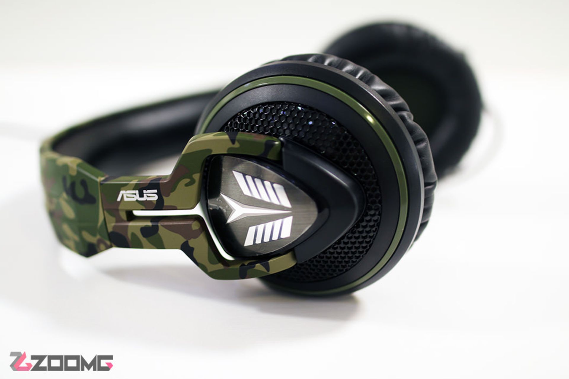 2015-07-echelon-headset-1