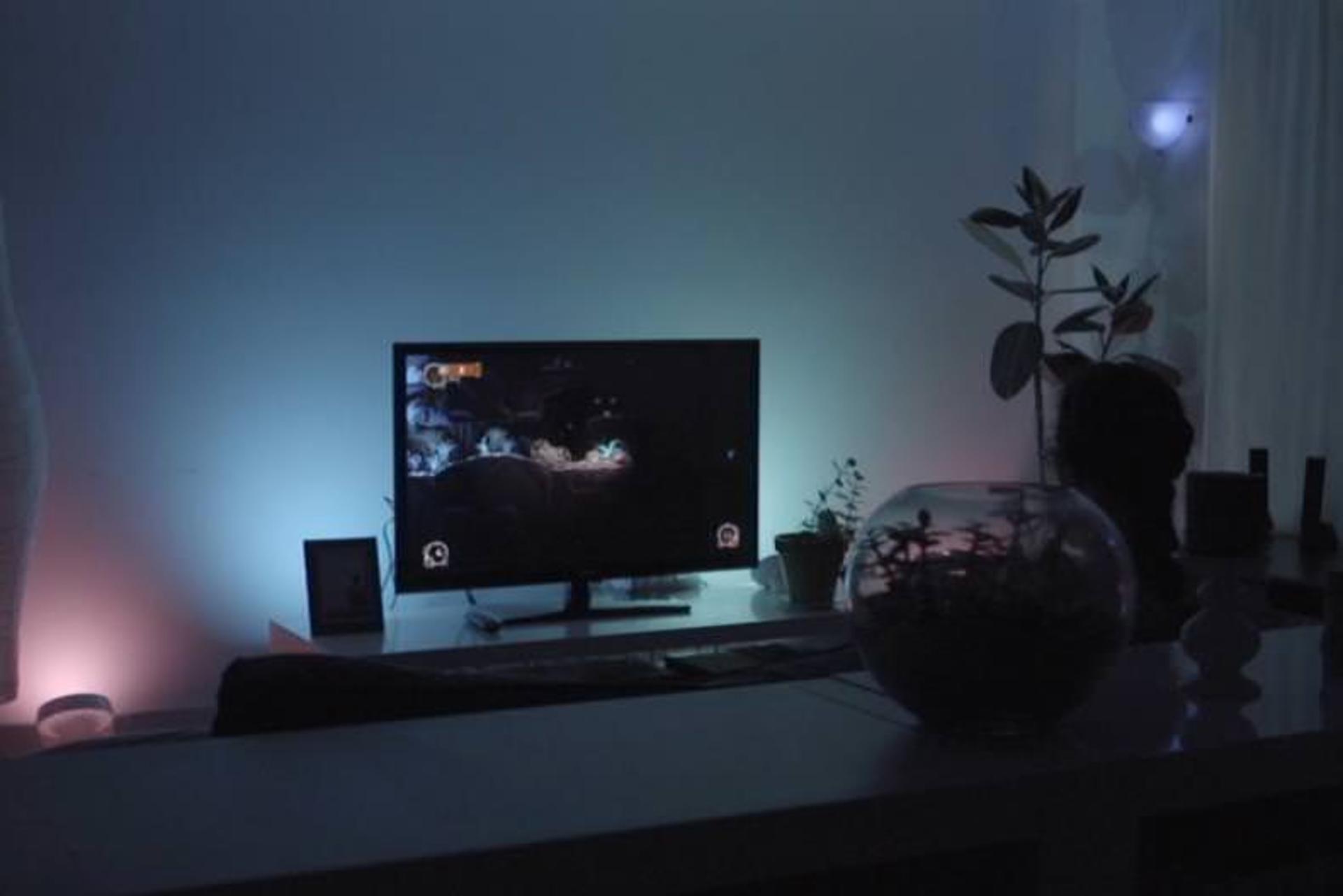 2015-07-philips-hue-chariot-xbox-one