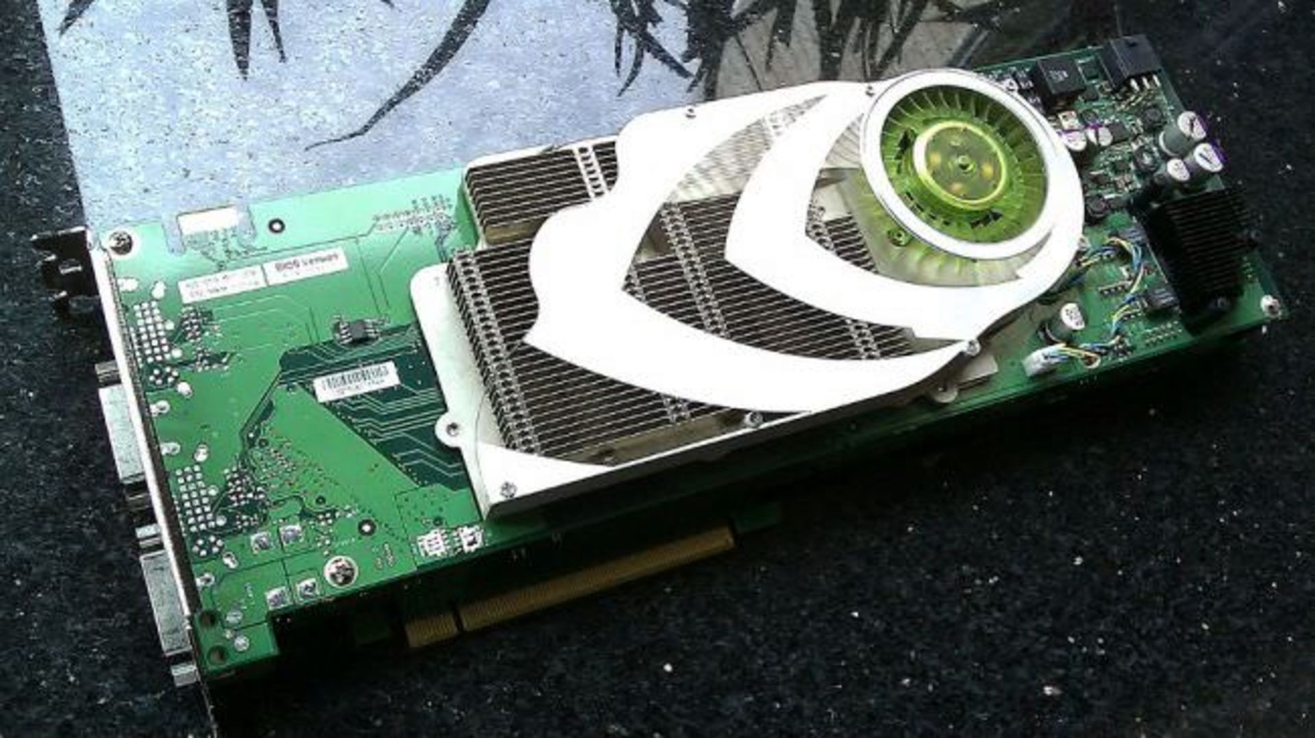 8-geforce-7900-gx2-650-80