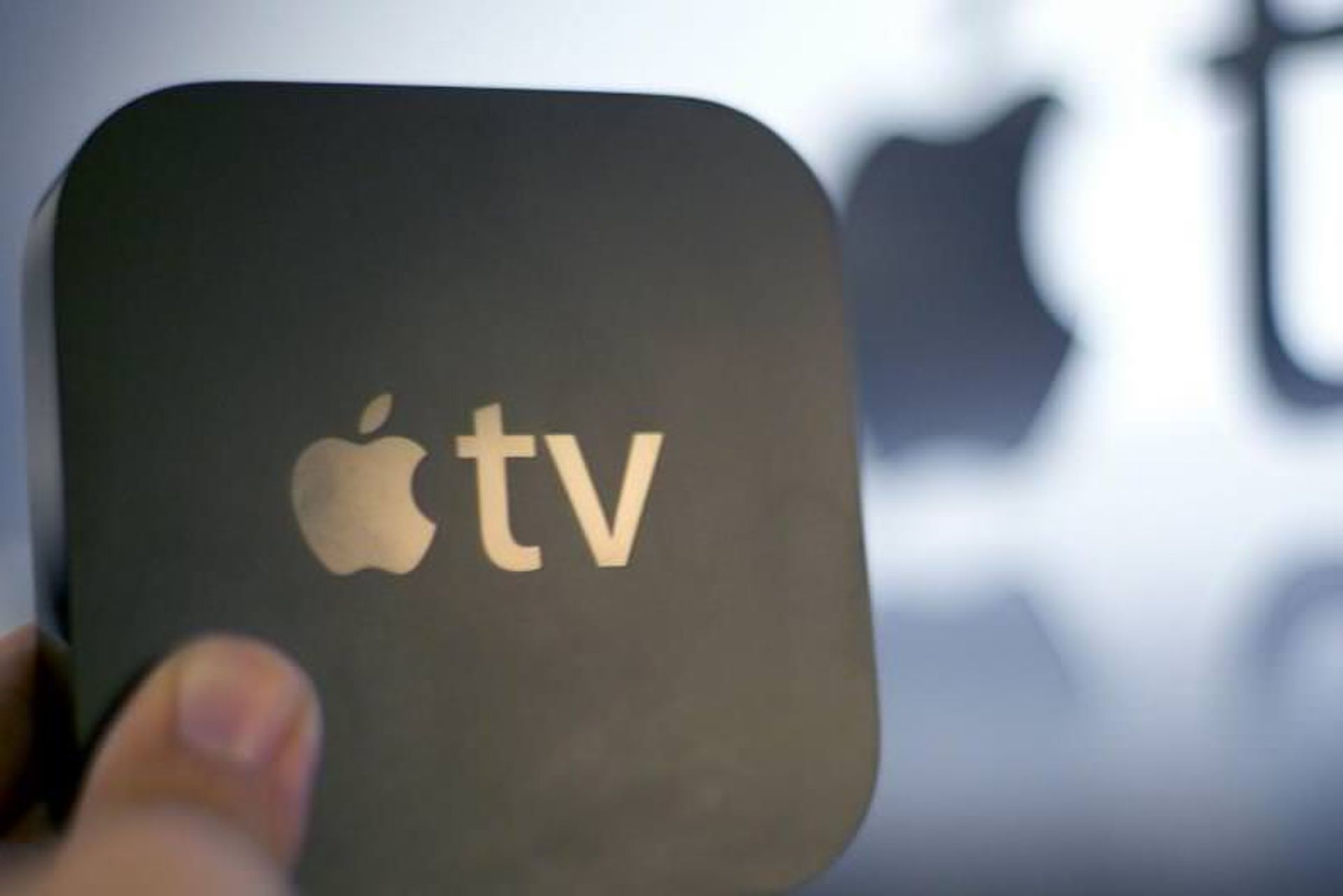 2015-08-apple_tv_front_hero