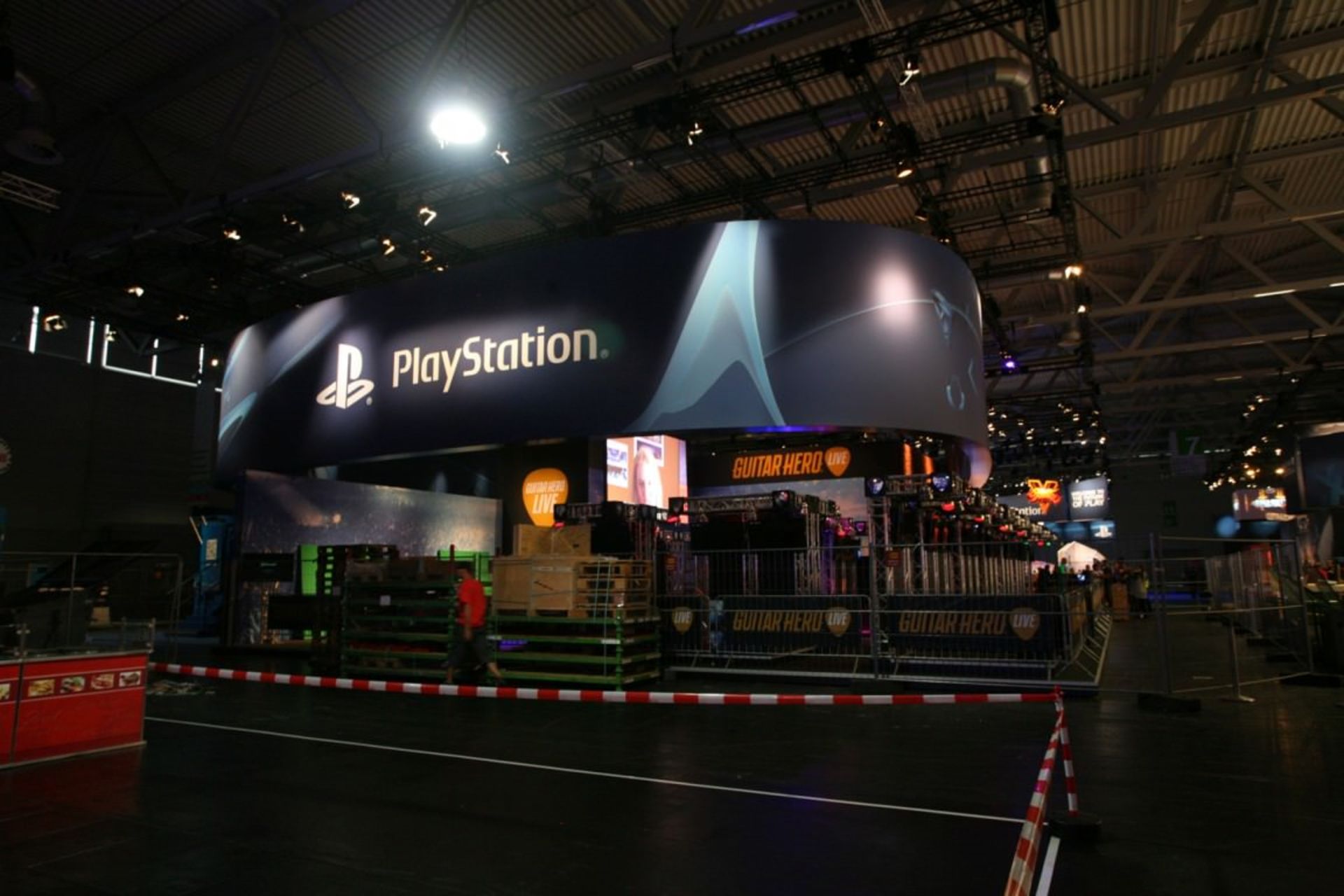 2015-08-gamescom-2015-16