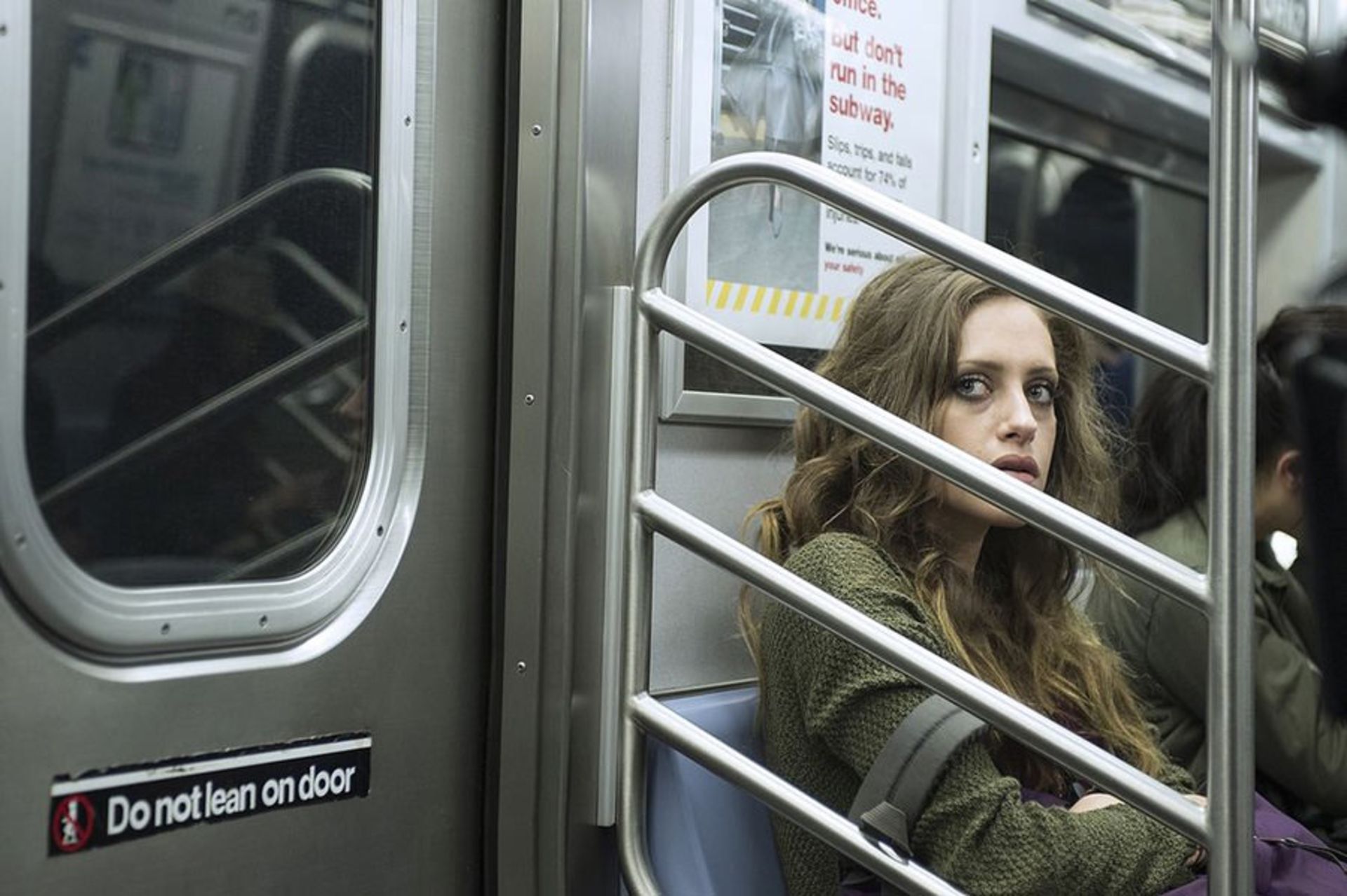 2015-08-mr-robot-carly-chaiken_article_story_large