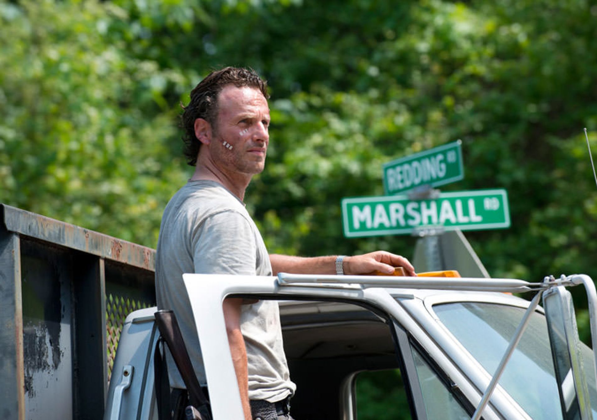 2015-08-the-walking-dead-episode-601-sneak-rick-lincoln-935