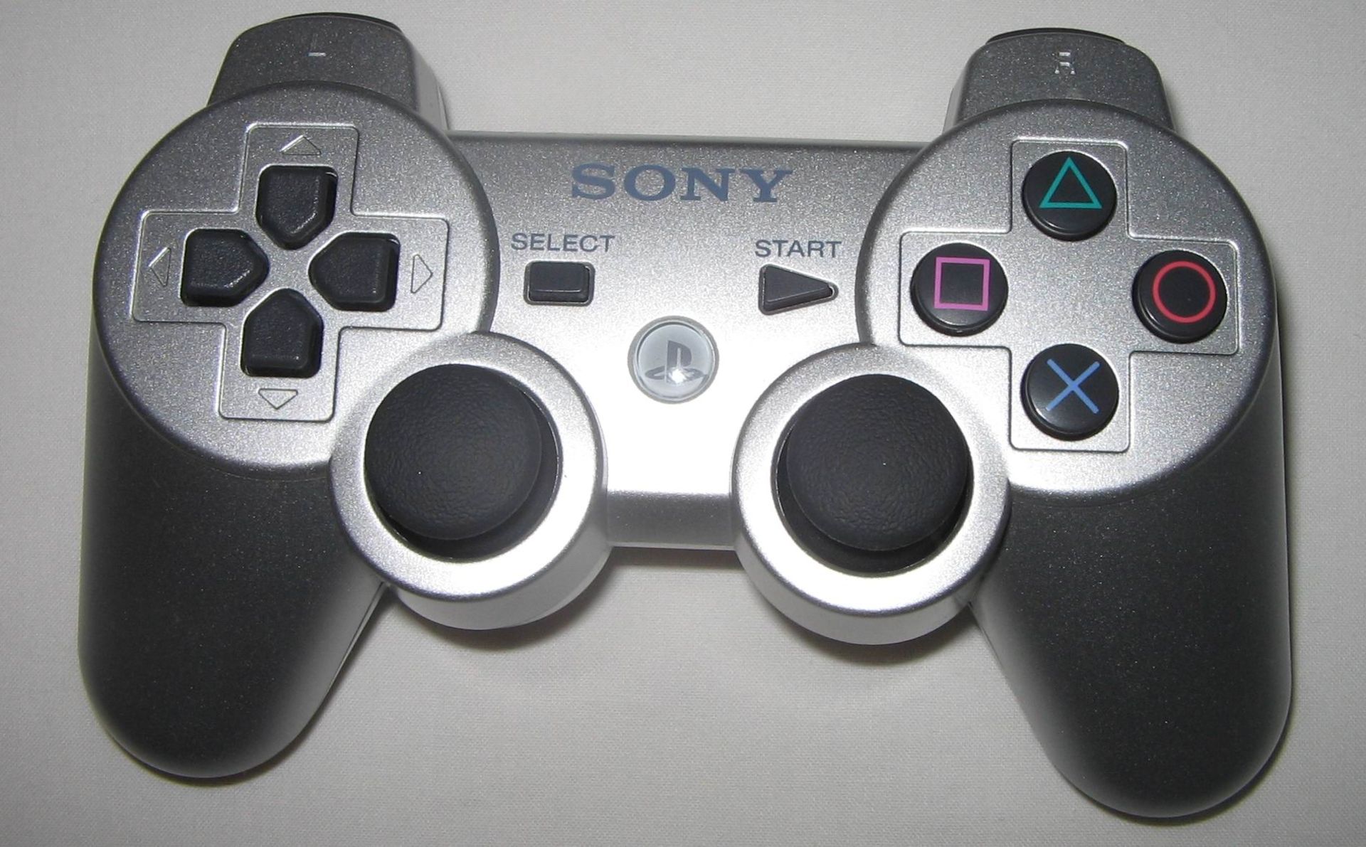 2015-09-controller-joystick-ps3-silver