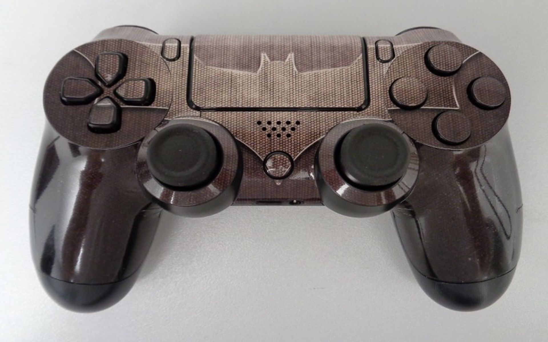 2015-09-ds4-skin-batman