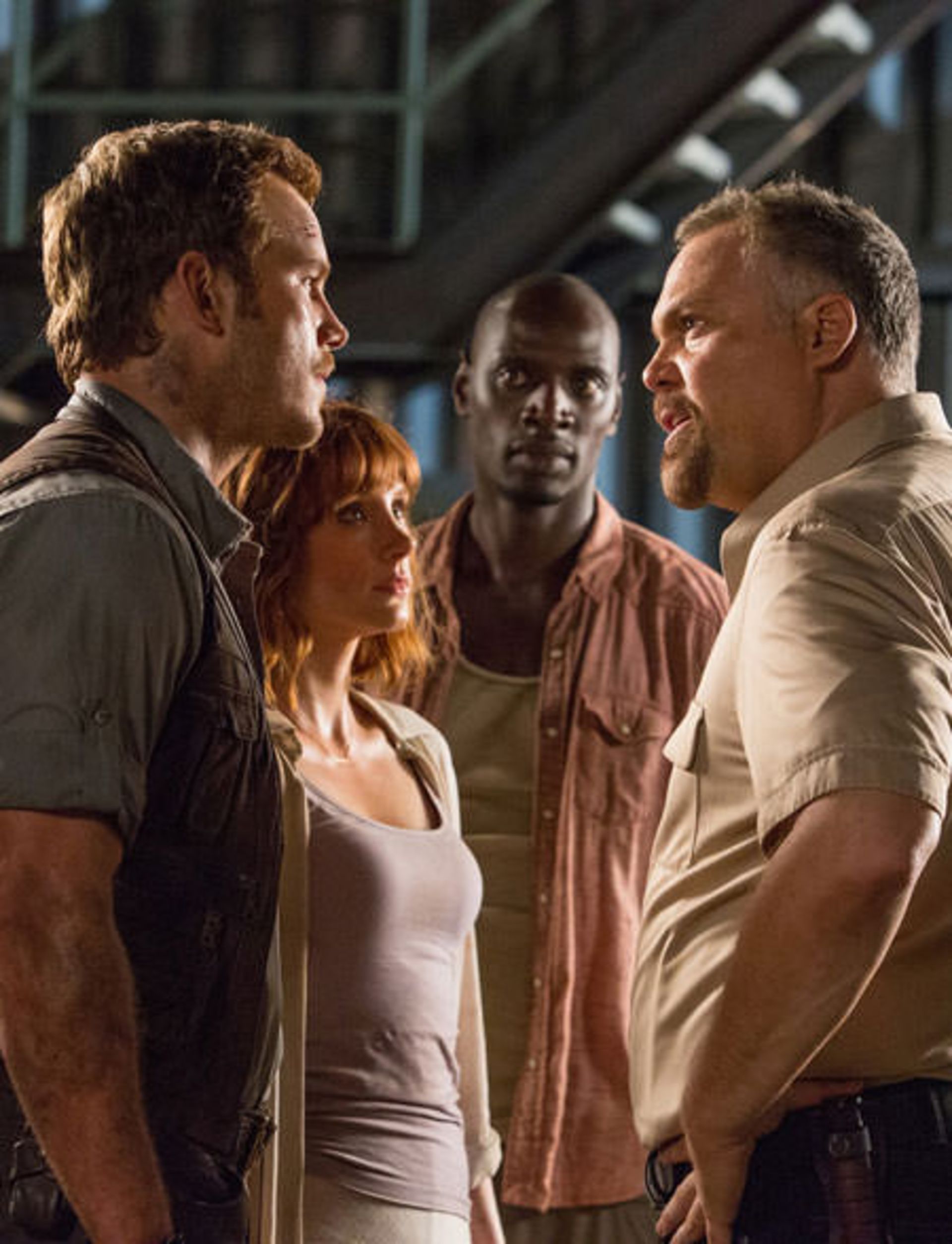 2015-09-jurassic-world_still-21