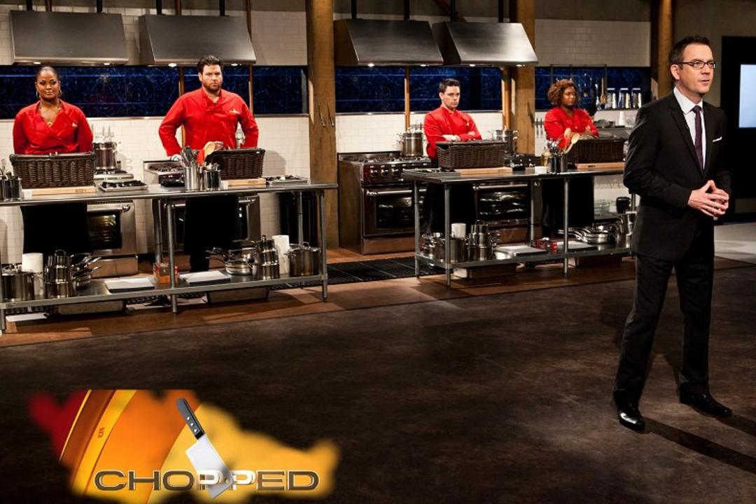 2015-10-esky_chopped-all-stars-ted-allen-chefs-04_s4x3