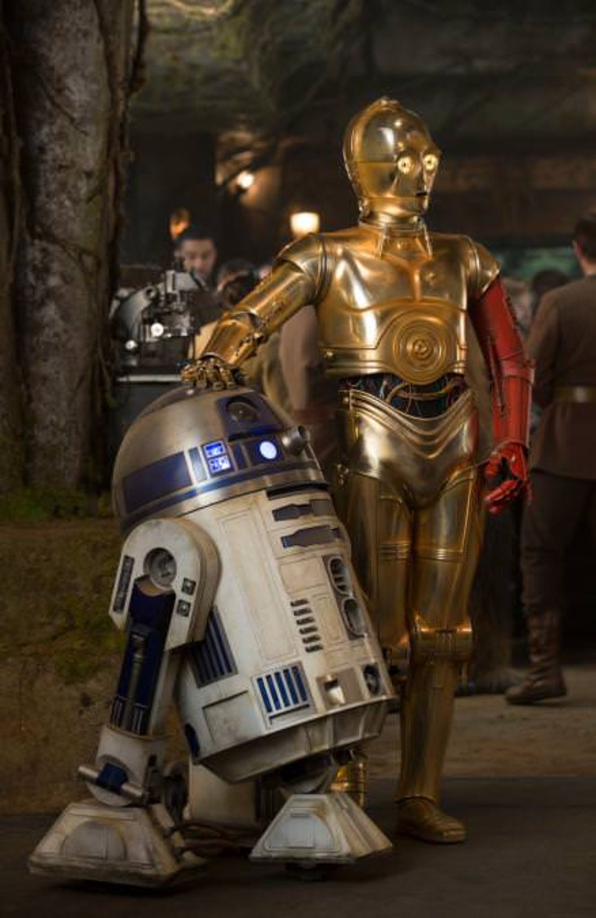 2015-10-star-wars-the-force-awakens-3