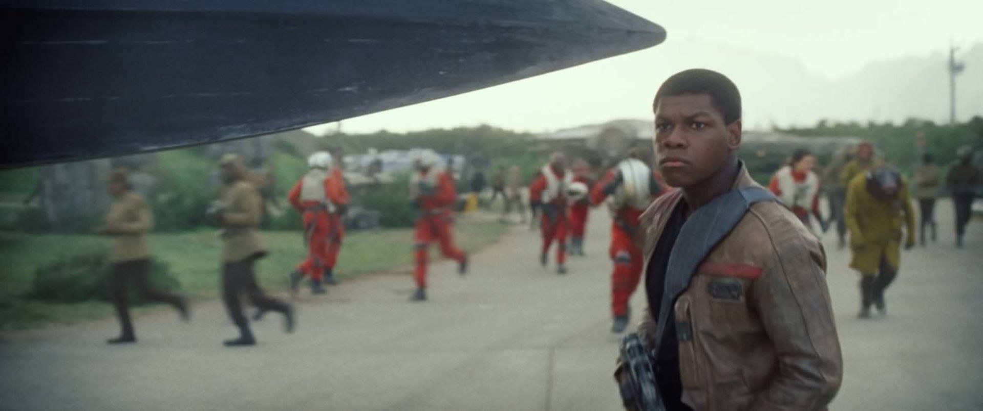 2015-10-star-wars-the-force-awakens-7