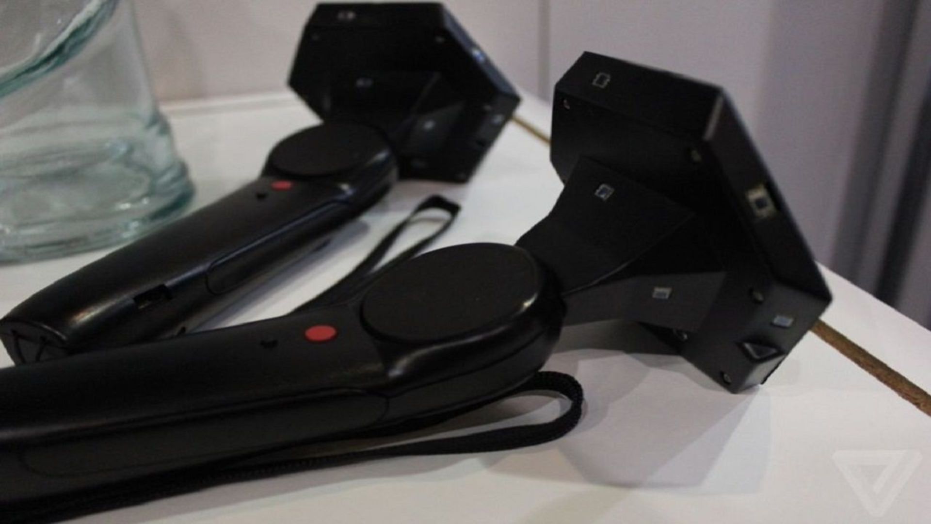 2015-10-valve-htc-vive-prototipo-controller-news-1024x682