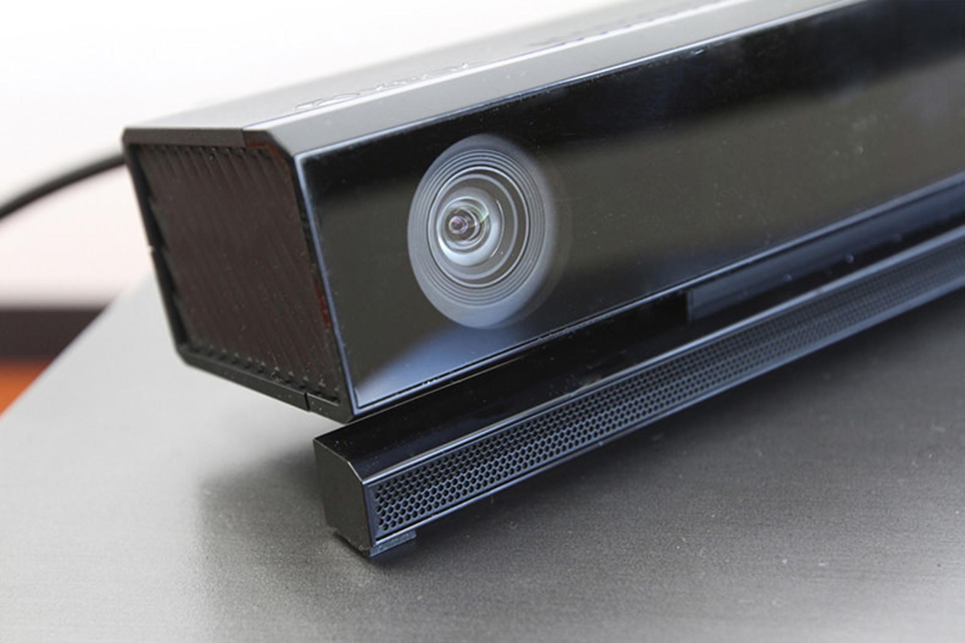2015-10-xboxone-kinect
