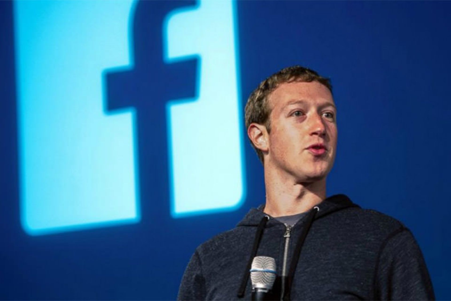 2015-10-zuckerberg