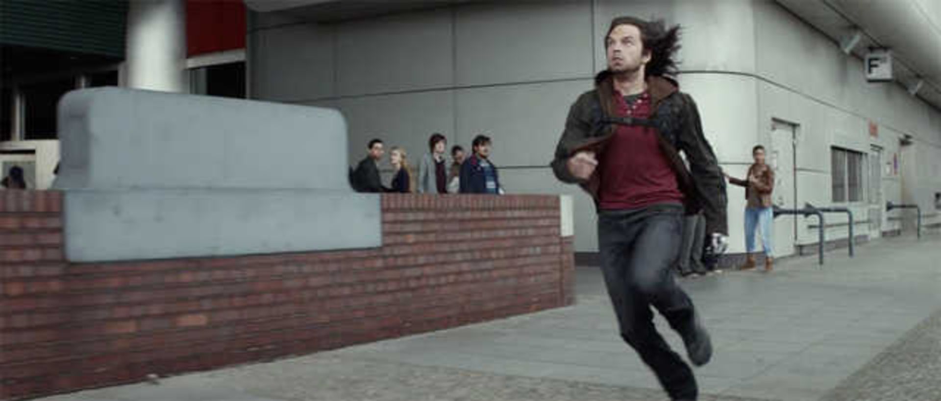 2015-11-bucky-running