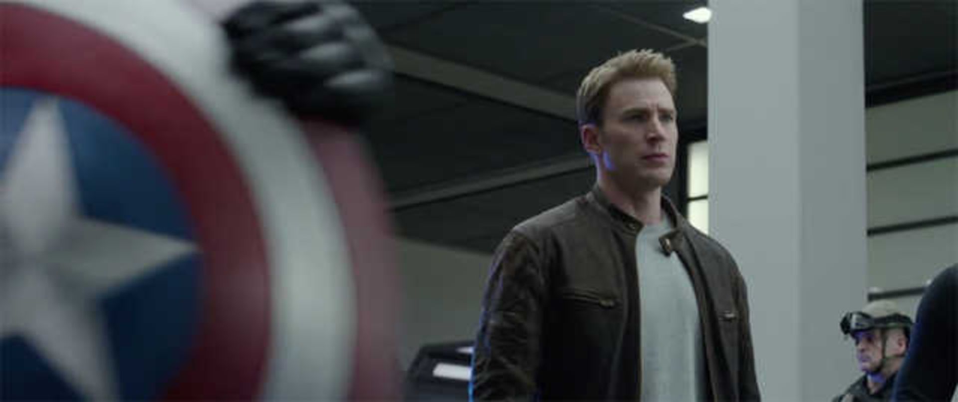 2015-11-captain-america-shield-civil-war