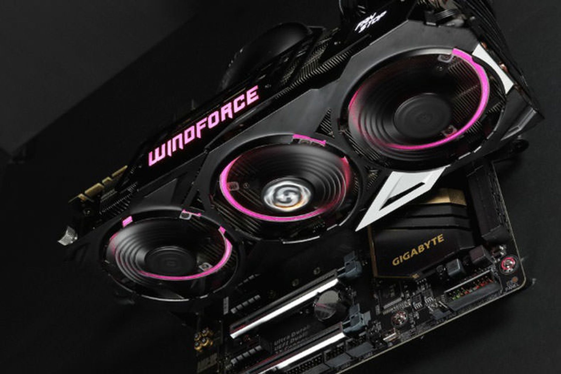 2015-11-gigabyte