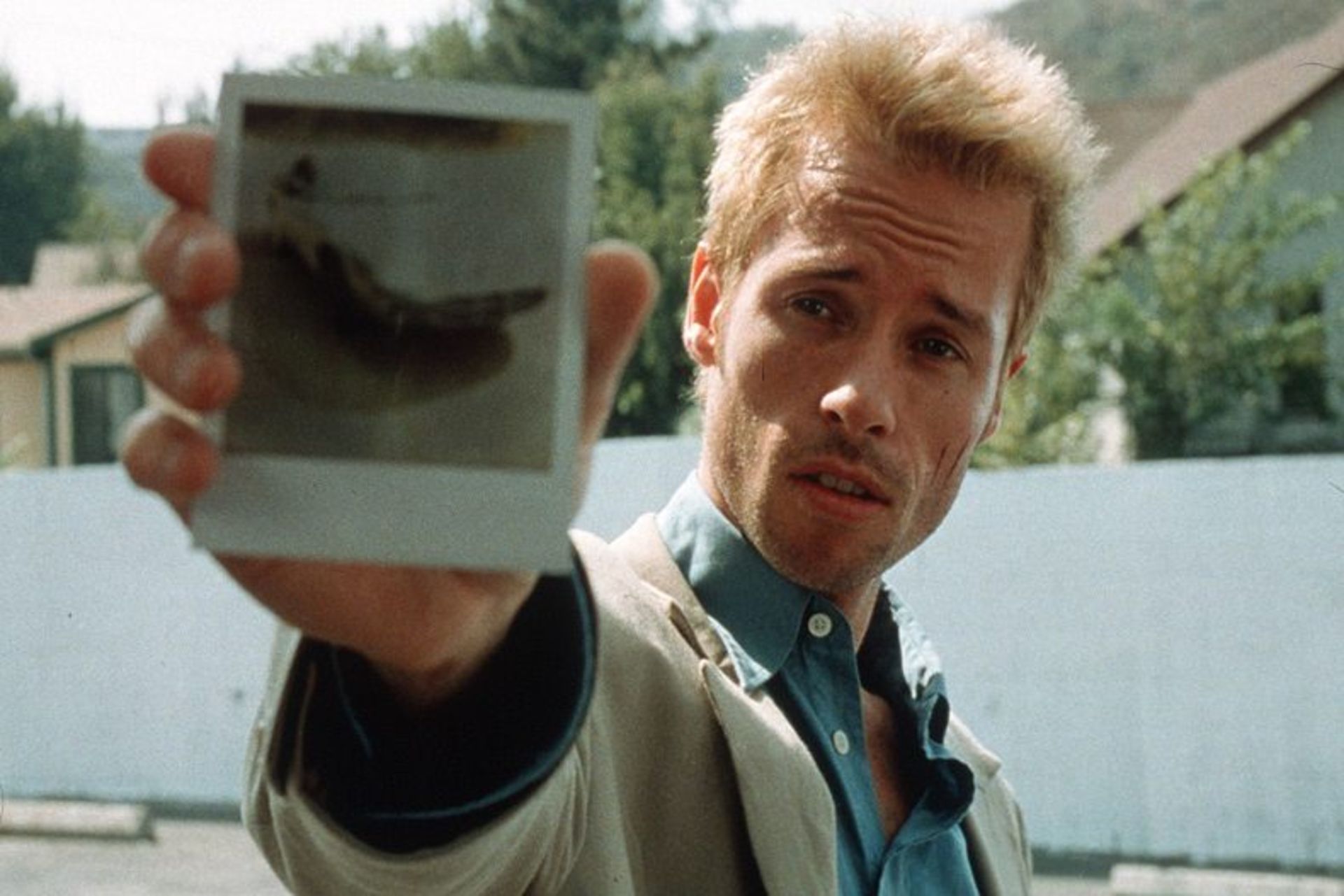 2015-11-momento-shakhes-527x790