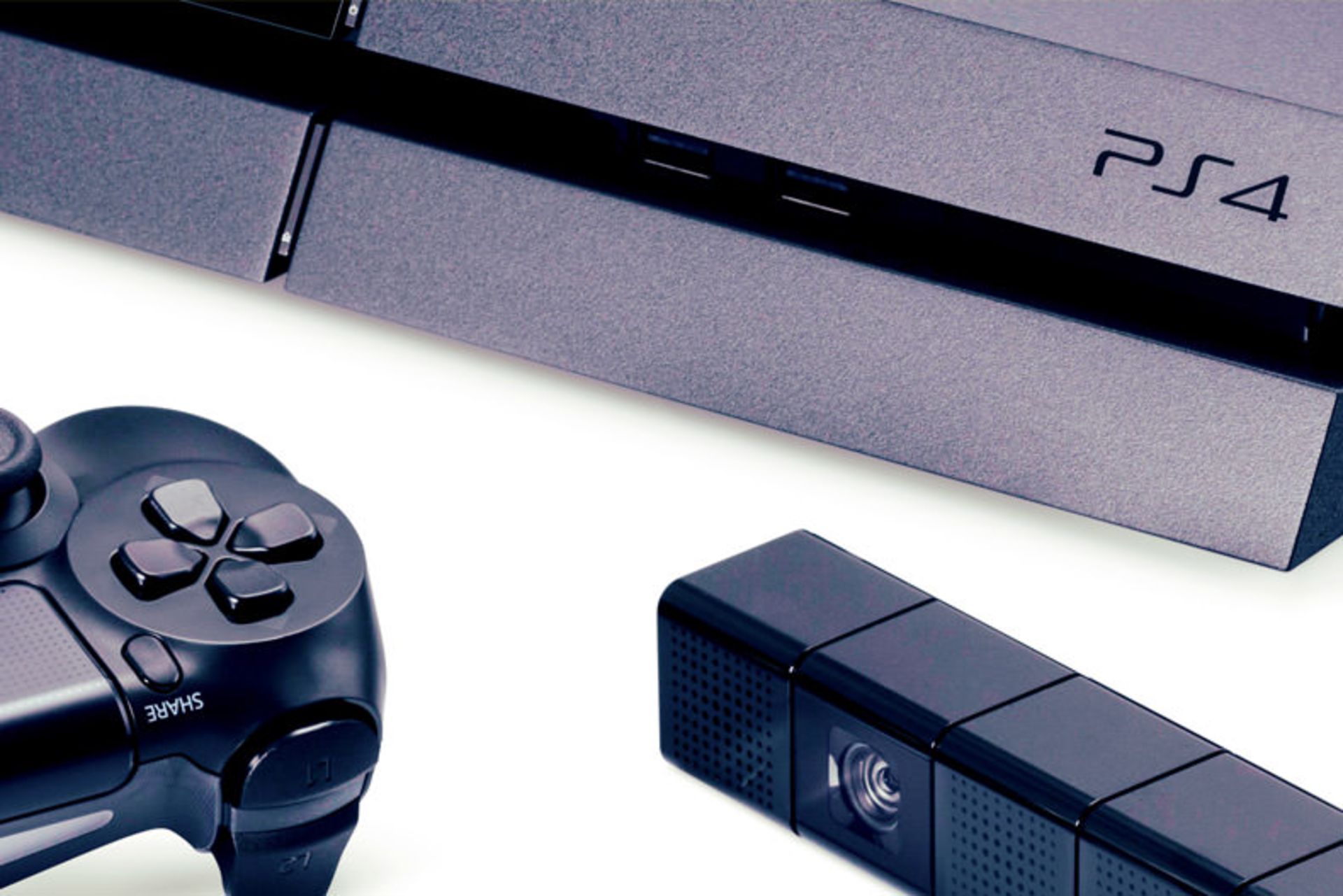 2015-11-playstation-4-console