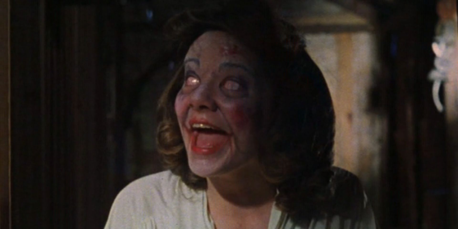 2015-11-the-evil-dead-linda-600x300