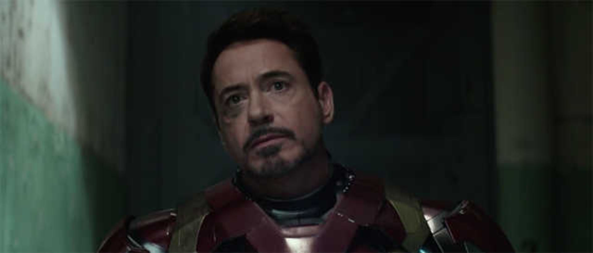 2015-11-tony-stark-civil-war