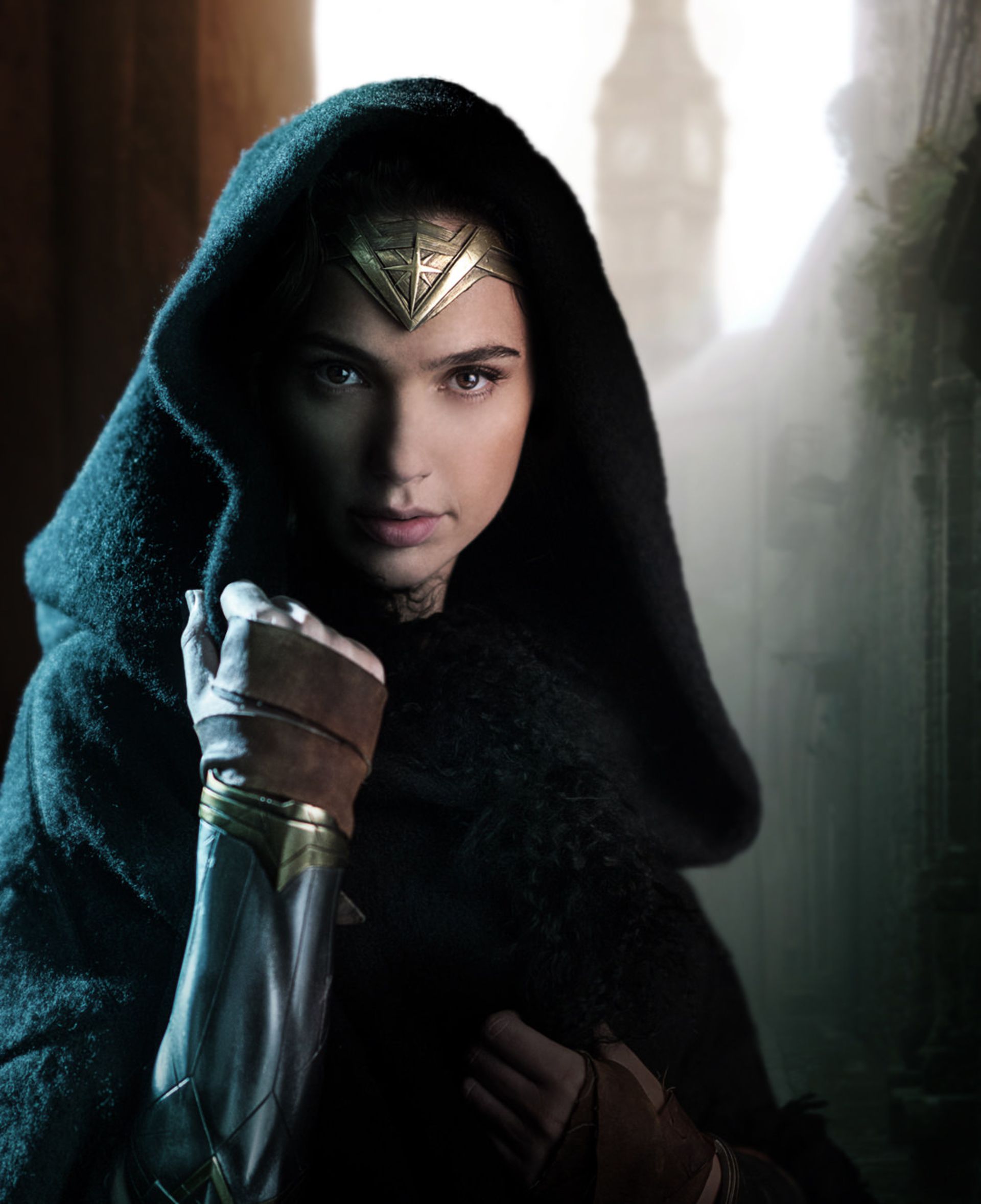2015-11-wonder-woman-gadot-1st-look