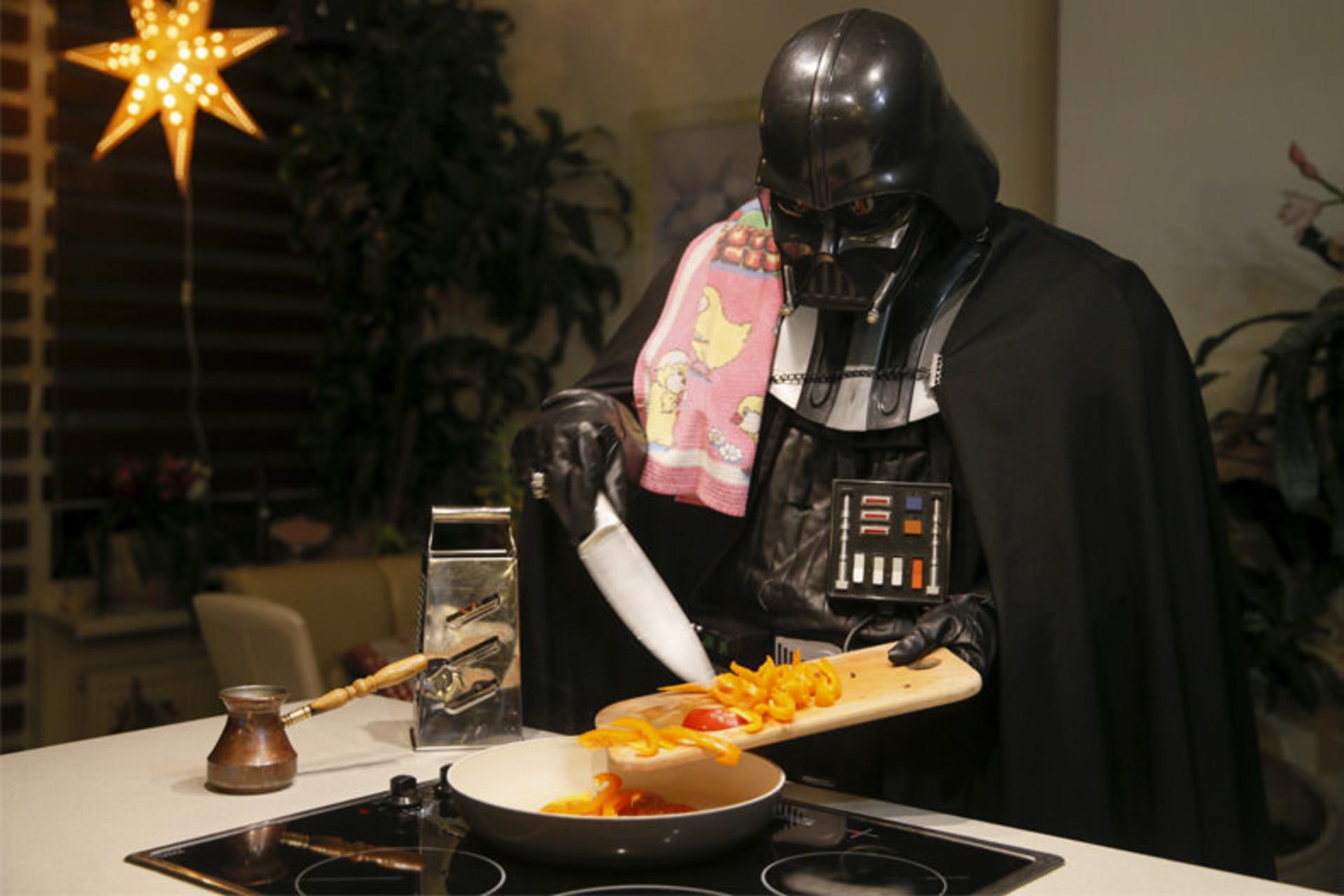 2015-12-darth-vader-featured