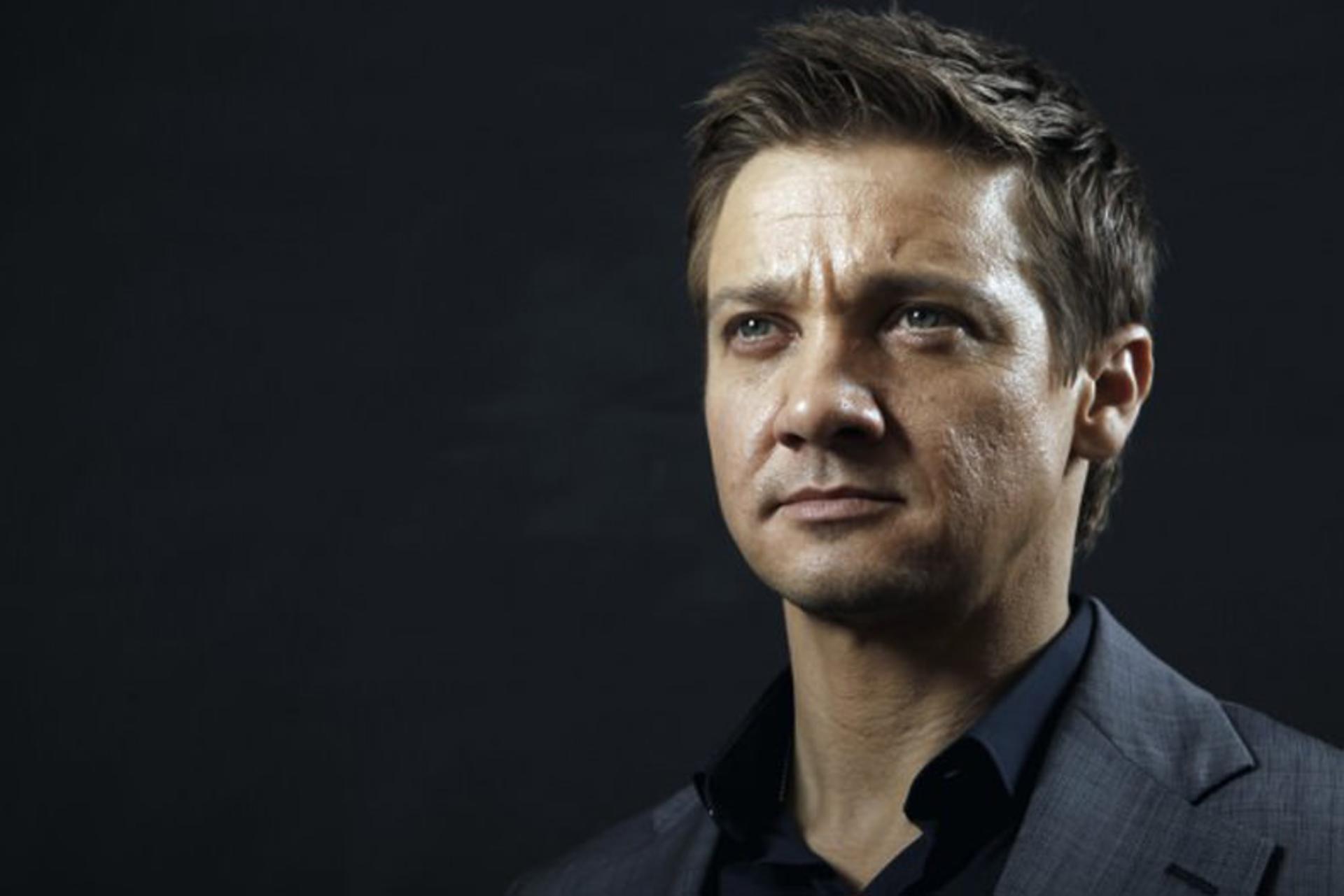 2015-12-jeremy-renner