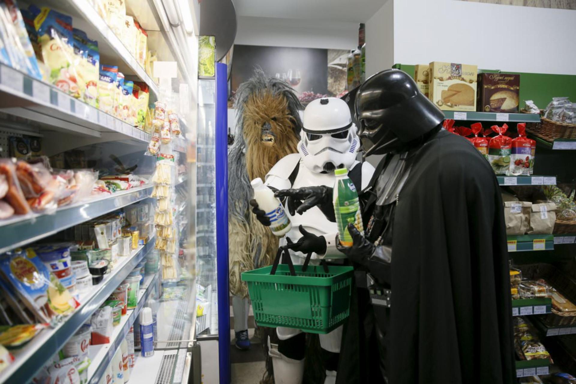 2015-12-ukranian-darth-vader11