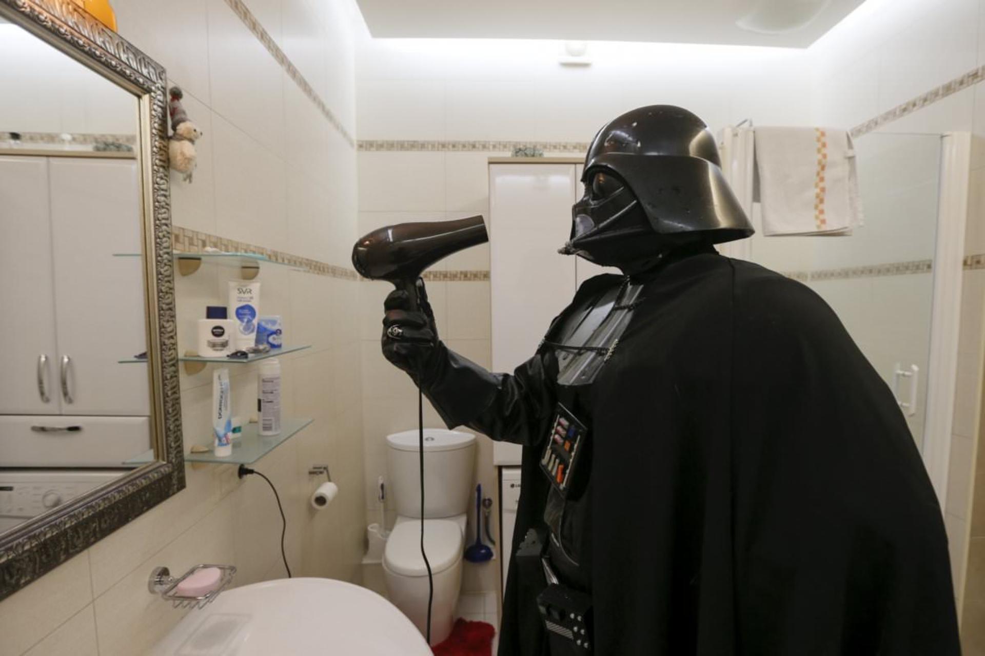 2015-12-ukranian-darth-vader15