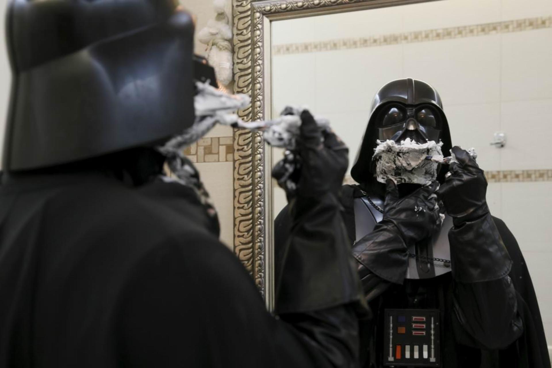2015-12-ukranian-darth-vader19