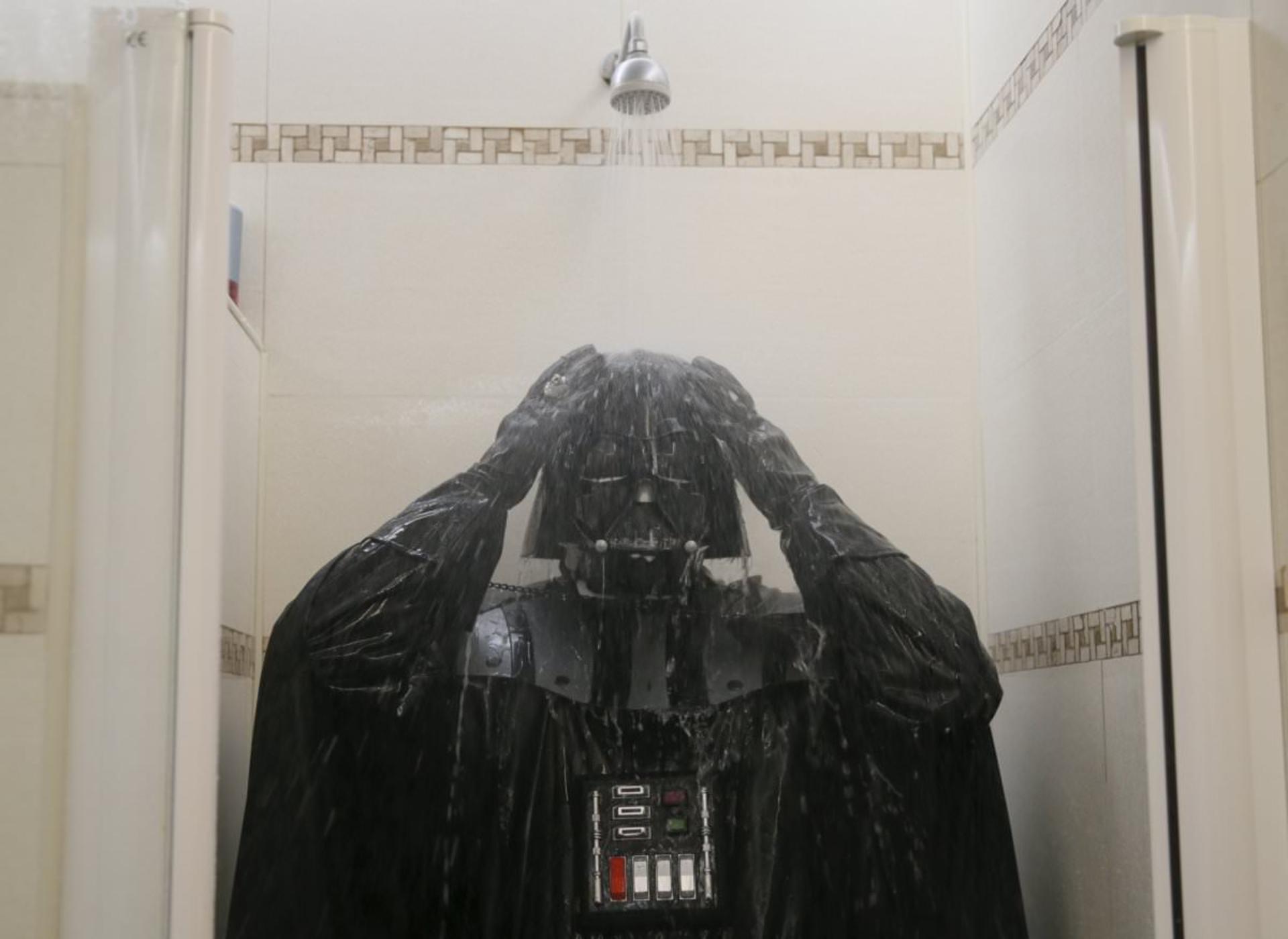 2015-12-ukranian-darth-vader20