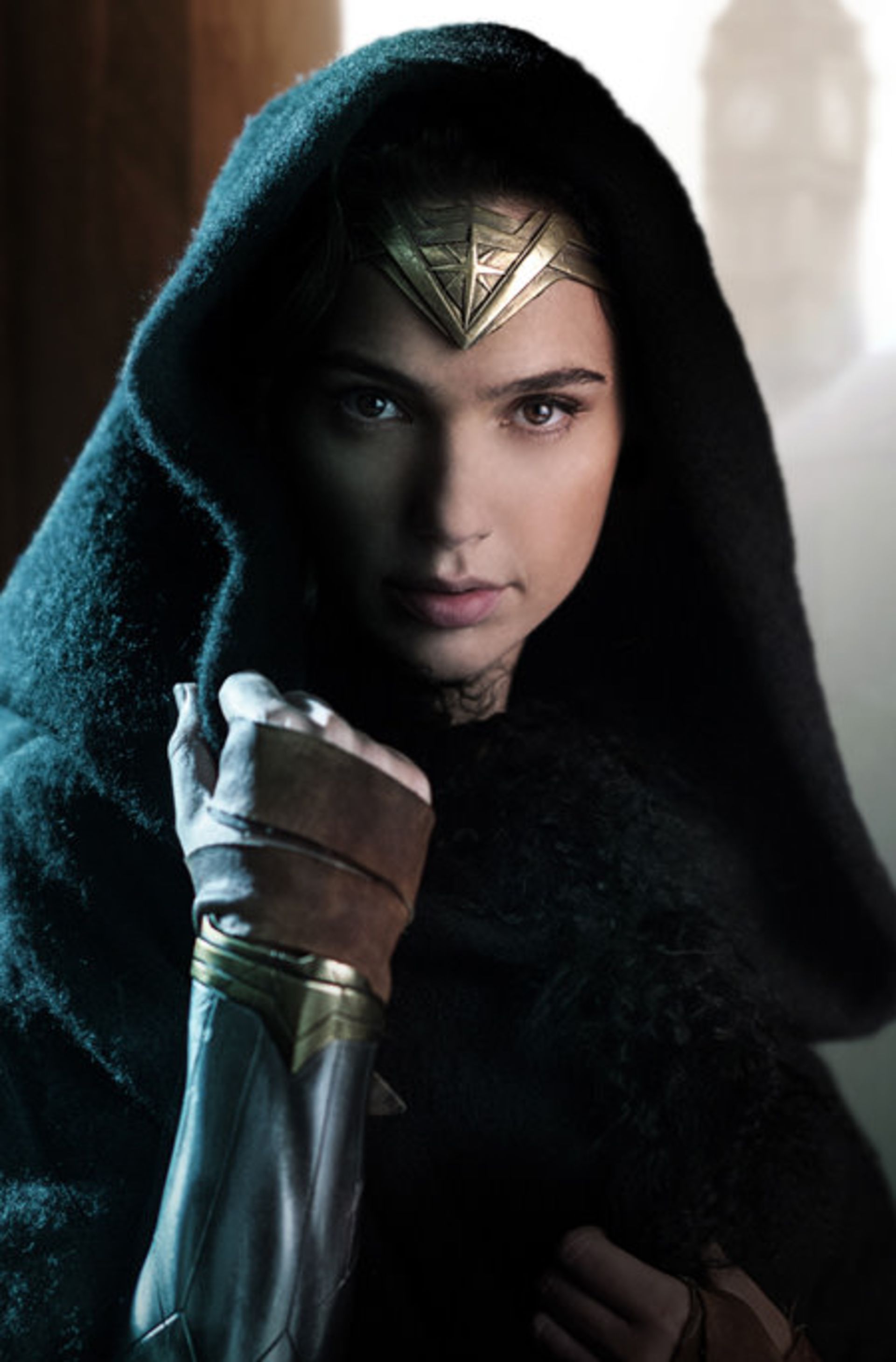 2015-12-wonder-woman-gadot-1st-look