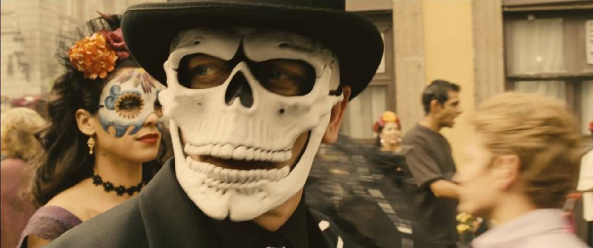 2016-01-gallery_movies-spectre-trailer-mask