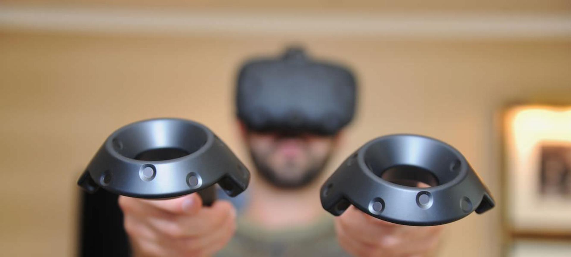 2016-01-htc-vive-1