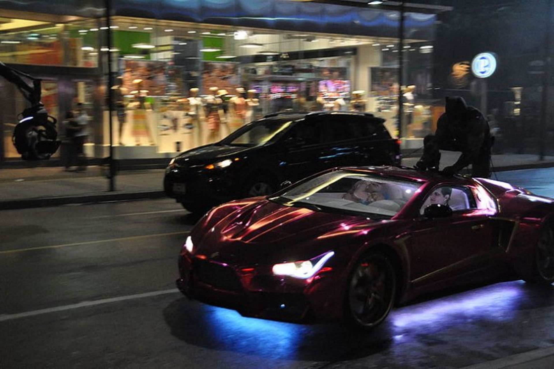 2016-01-suicide_squad_filming_in_toronto_11
