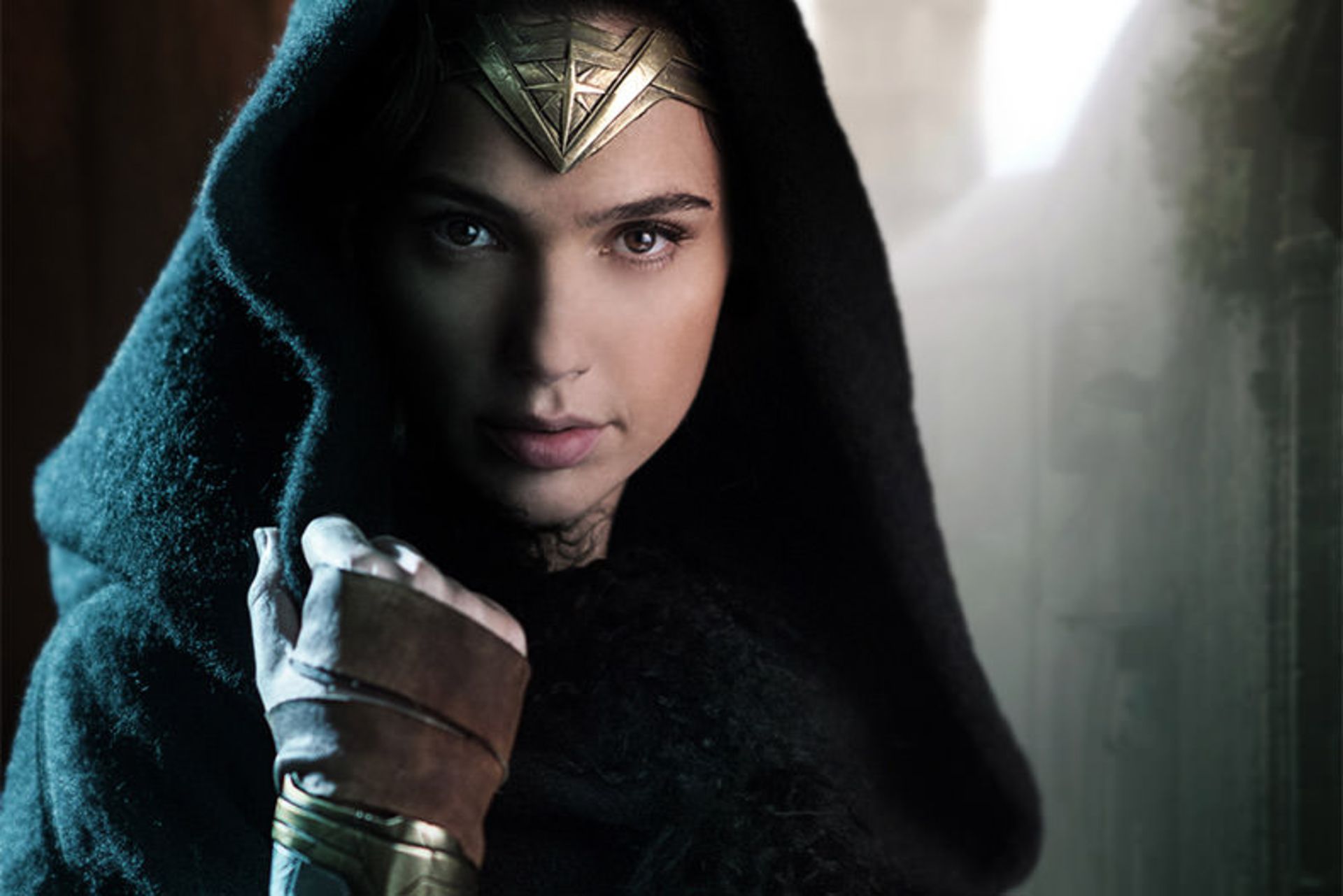 2016-01-wonder-woman-gadot