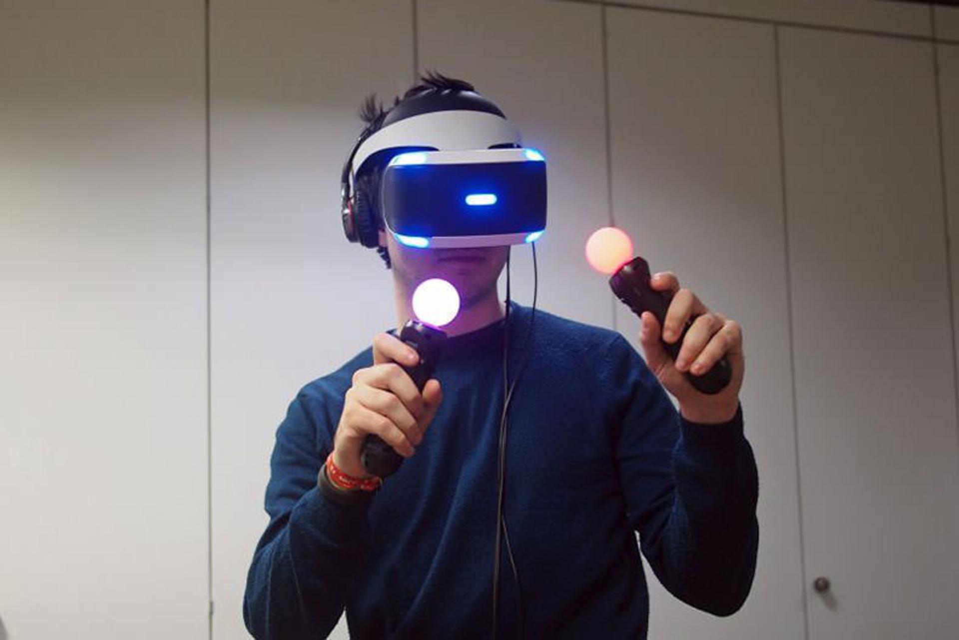 2016-02-playstation-vr