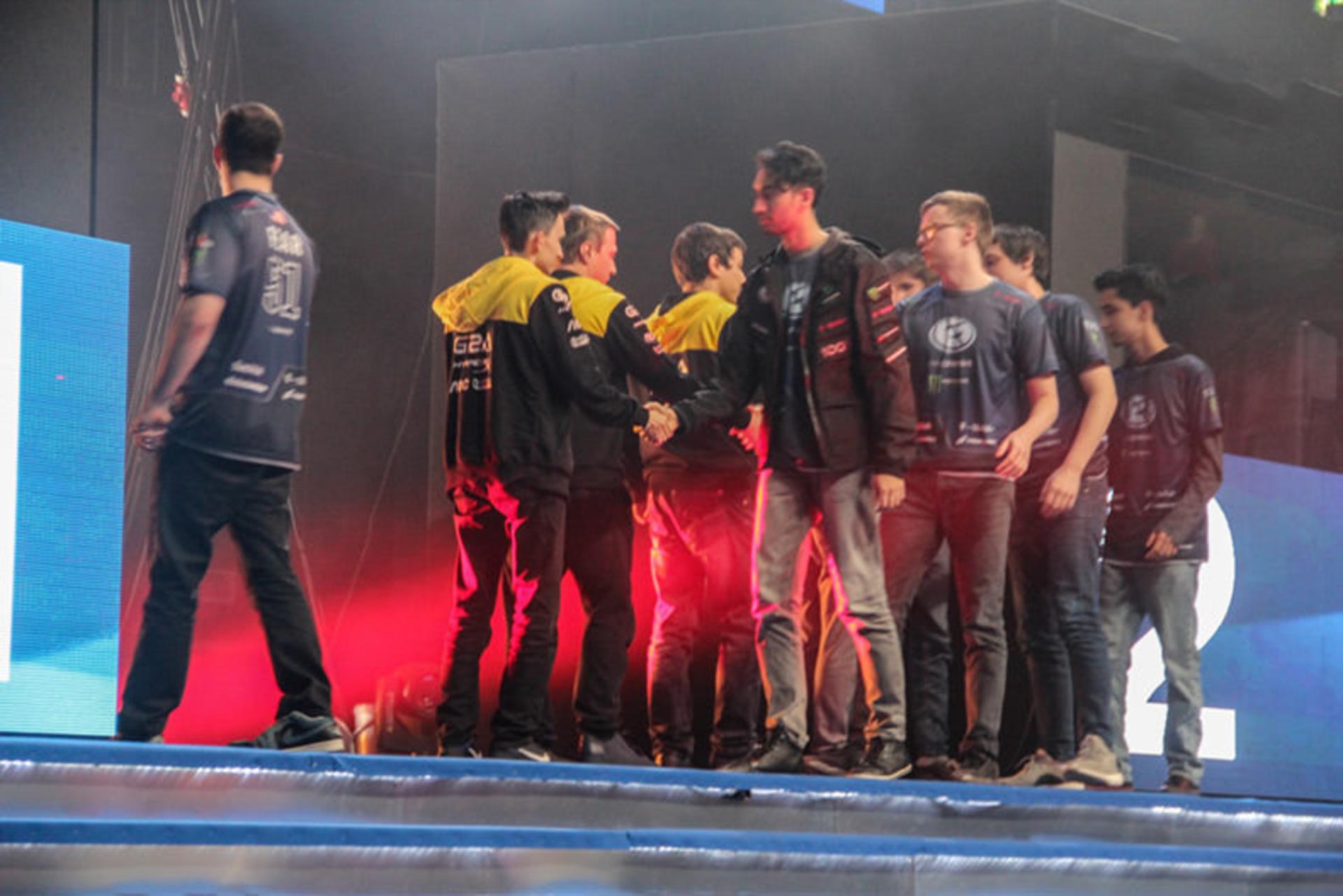 2016-03-dota-2-pit-tournament-picture-zoomg-11