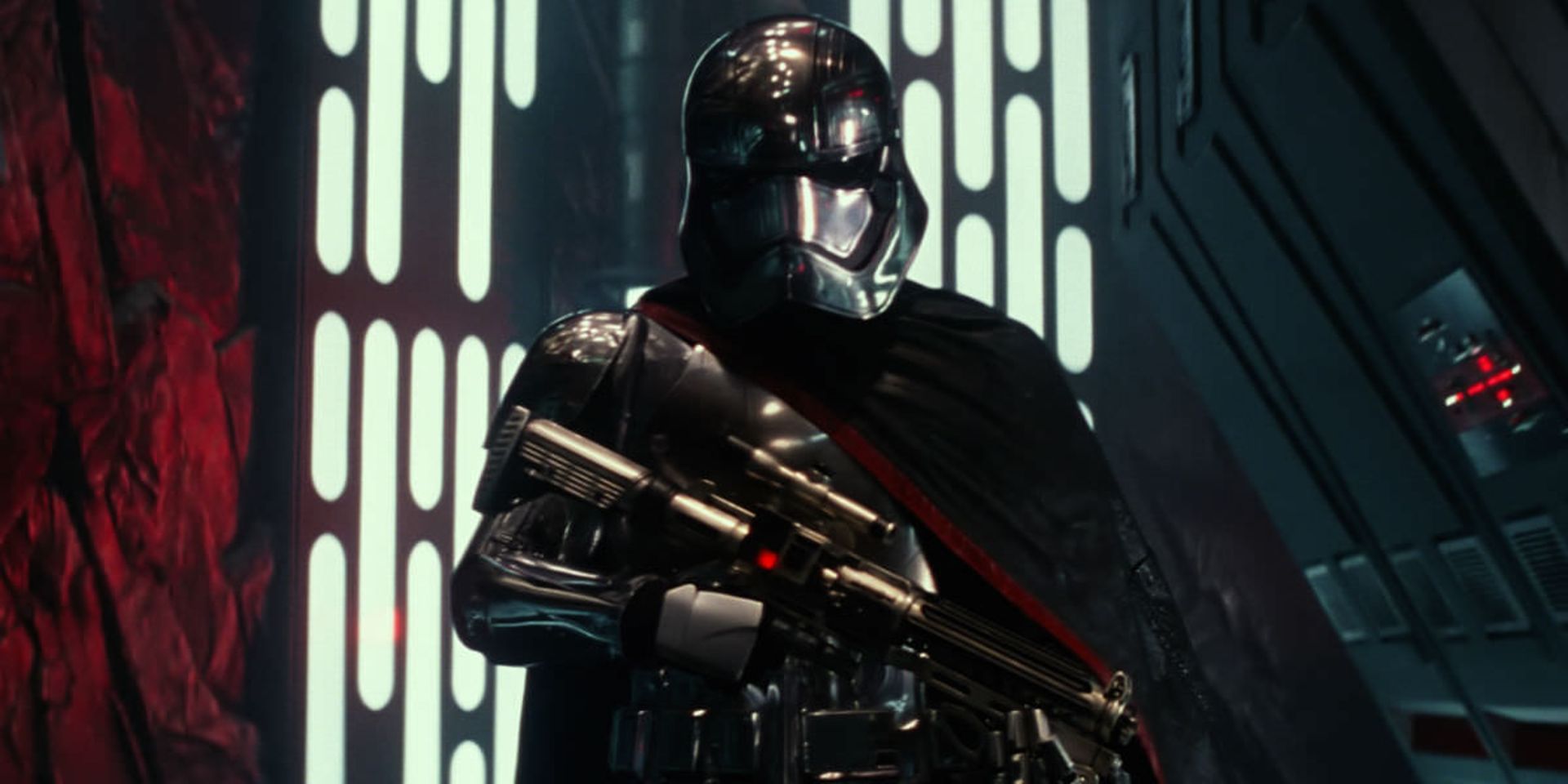 2016-03-star-wars-7-force-awakens-captain-phasma