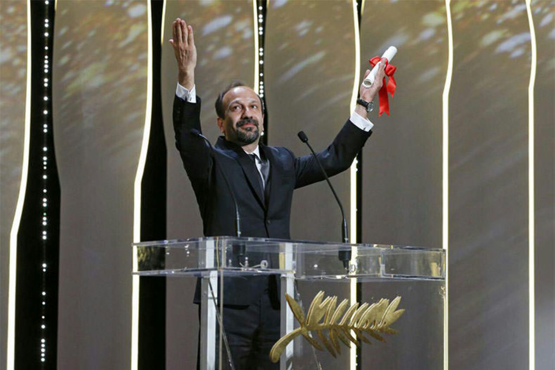 2016-05-asghar-farhadi-cannes-2016